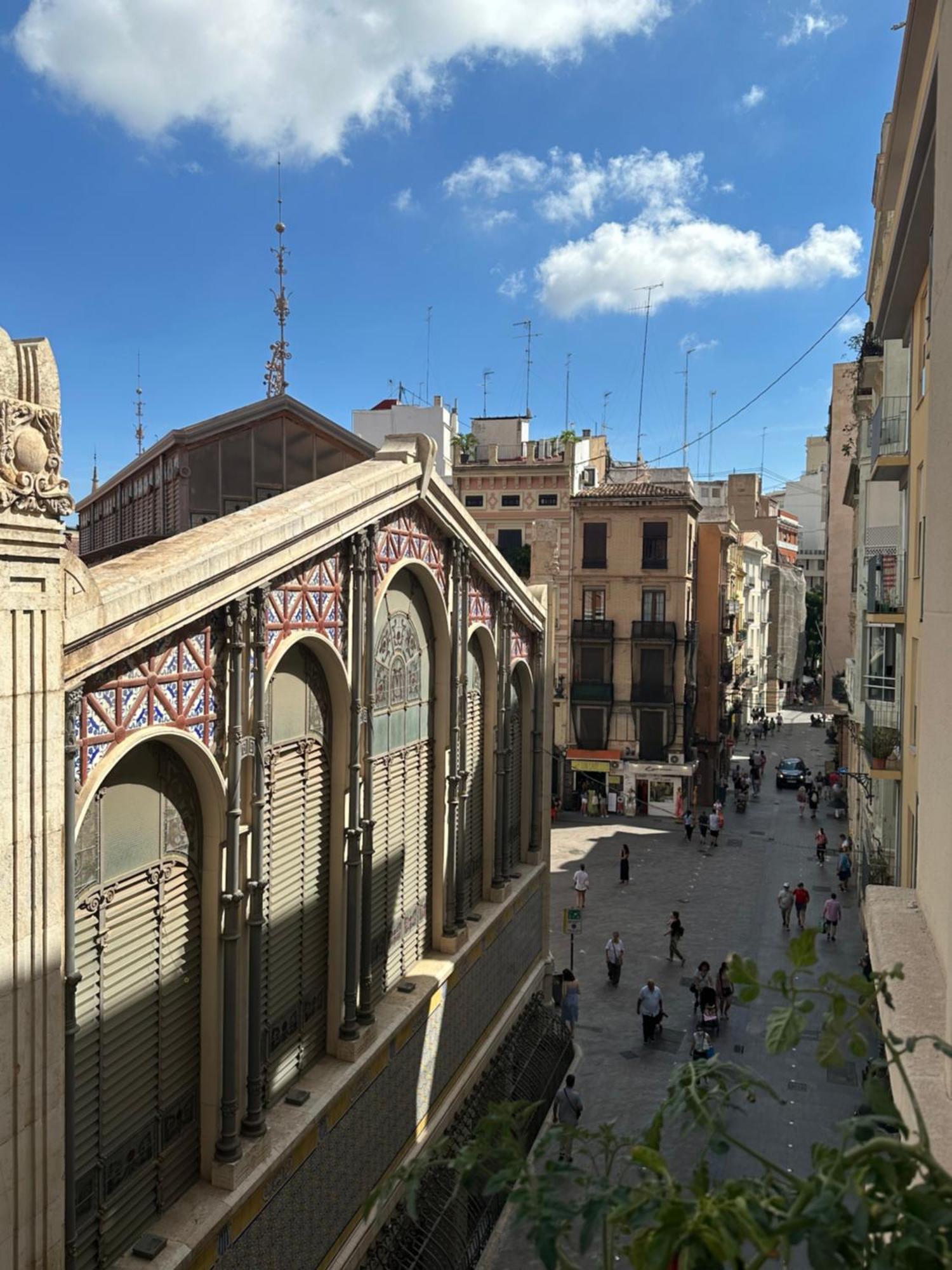 Mirador 1 Del Mercado Central - Habitacion Con Bano Privado En El Centro De La Ciudad Vella Valencia Exterior photo