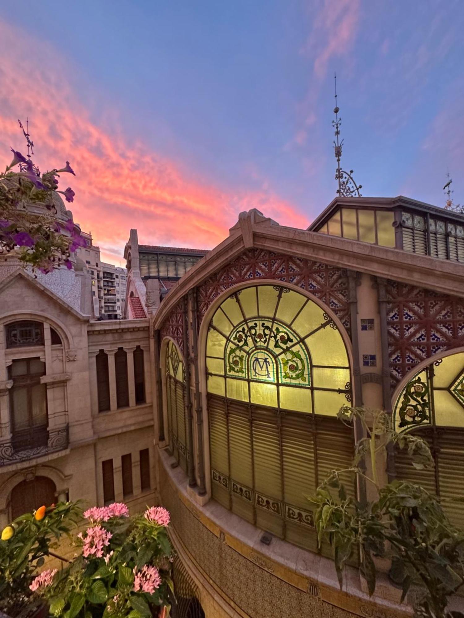 Mirador 1 Del Mercado Central - Habitacion Con Bano Privado En El Centro De La Ciudad Vella Valencia Exterior photo